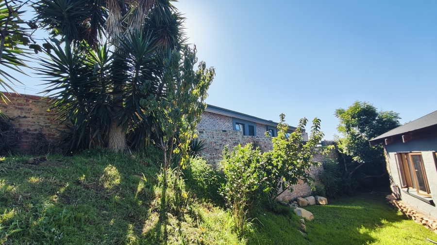 5 Bedroom Property for Sale in Island View Western Cape